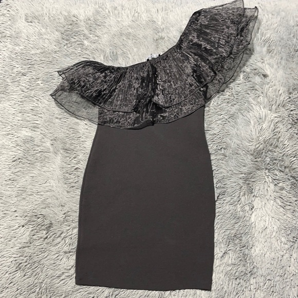 🥰🥰ZARA Organza Asymmetrical One Shoulder Dress🥰🥰 - Picture 7 of 12